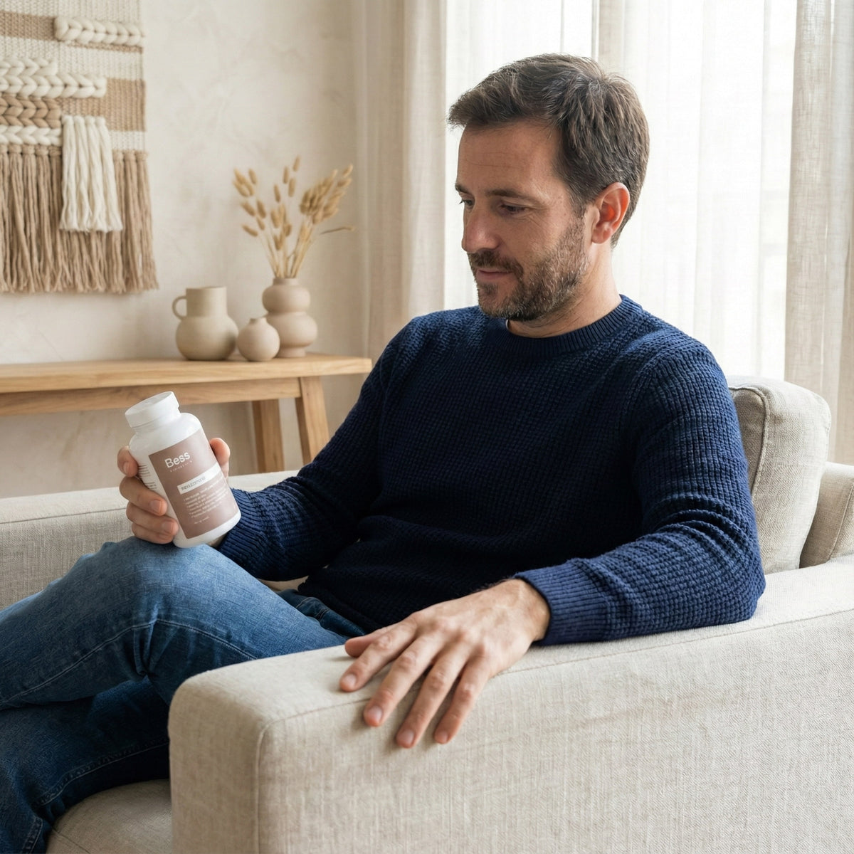Complemento nutricosmética con bisglicinato de magnesio que contribuye al buen funcionamiento del metabolismo. Reduce el cansancio y l a fatiga y protege contra el estrés oxidativo. Máxima absorción