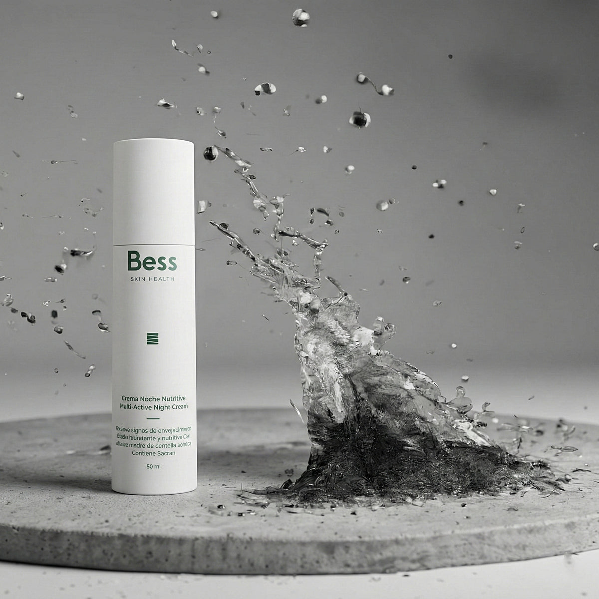 Crema de noche nutritiva que reduce los signos de envejecimiento. Efecto hidratante y nutritivo. Con ingredientes antioxidantes como las células madre, sabrán, y la combinación sinergica de vitamina c, e y acido ferúlico.