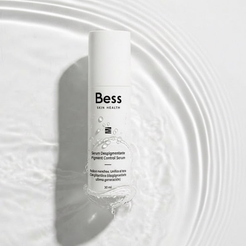 Serum despigmentante que reduce manchas y unifica el tono. Contiene ingredientes despigmentantes de última generación como la glabridina, aloesina y arbutina.