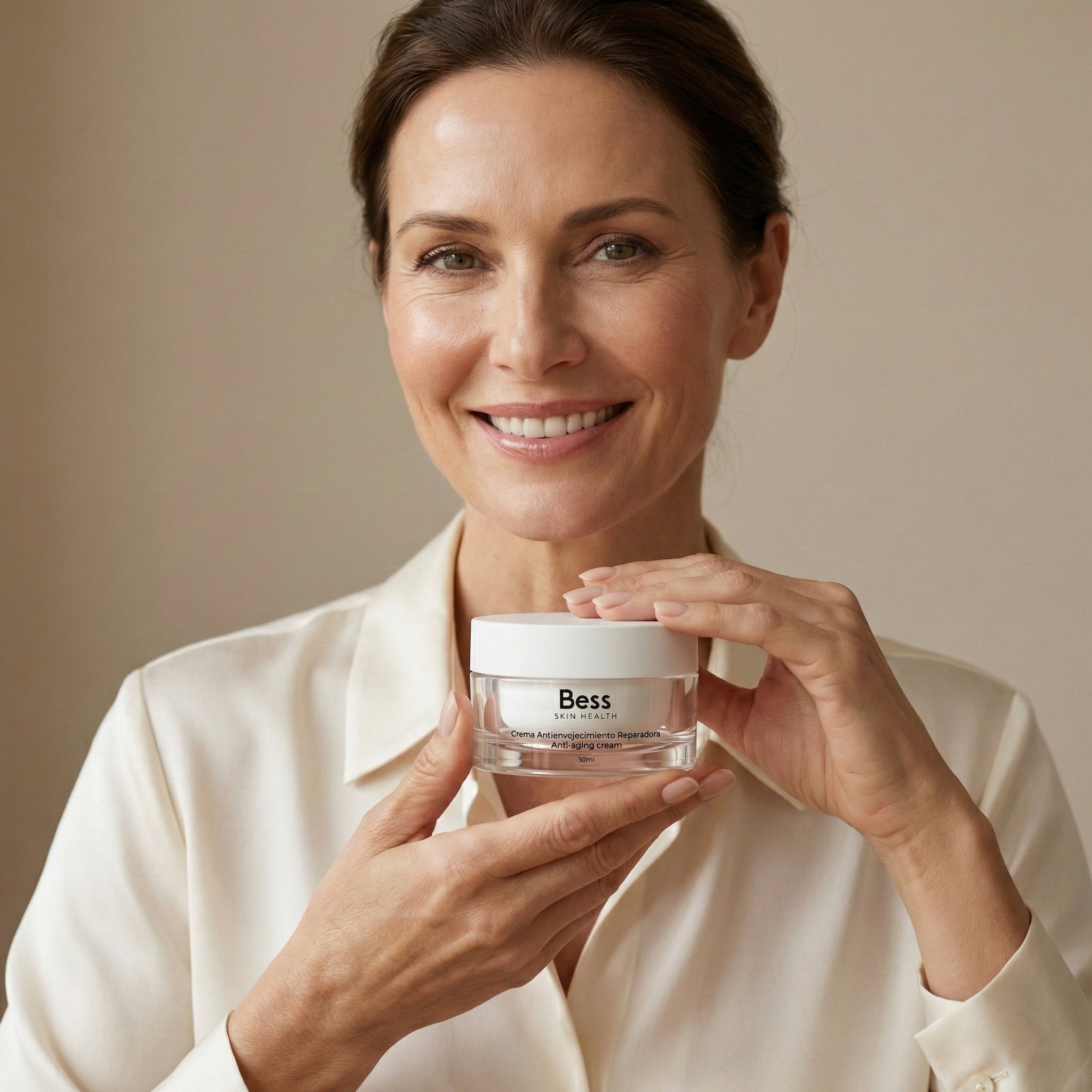 Crema de noche de Efecto Antiaging Global, con principios activos de máxima eficacia demostrada para combatir los signos de envejecimiento de las pieles más maduras.