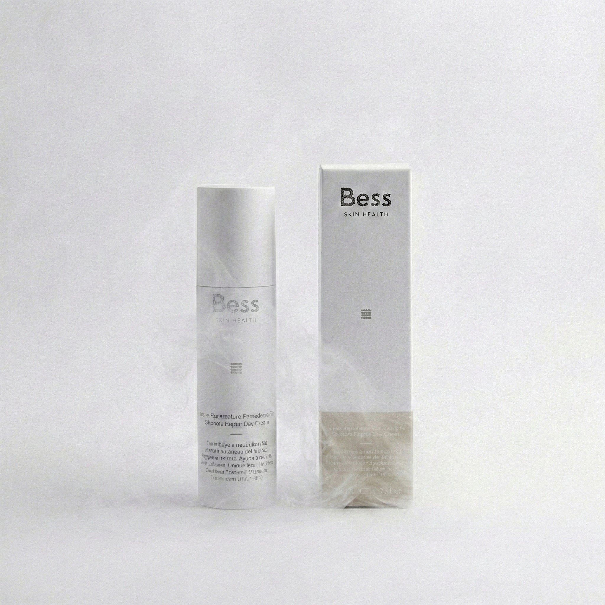 Crema de día que contribuye a neutralizar los efectos cutáneos del tabaco y la contaminación en la piel. Repara e hidrata. Ayuda a revertir daños solares. Unifica tono y textura. Protección UVA y UVB