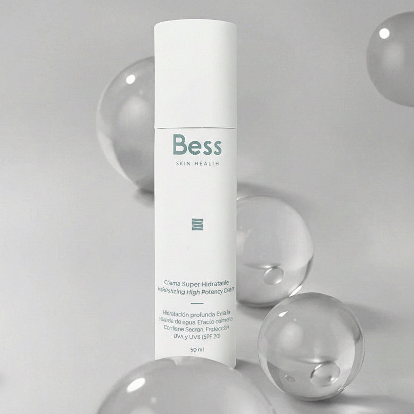 Crema superhidratante de dia que aporta una hidratación profunda en la piel, evitando la pérdida de agua. Efecto humectante, emoliente y oclusivo. Tiene protección UVB y UVA. Mantiene la salud de la piel evitando la aparición de arrugas y manchas. Contiene Sacran