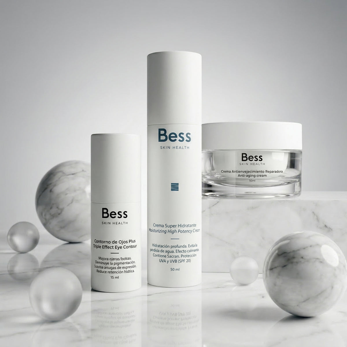 Transforma tu piel con nuestro protocolo renovador de 3 pasos a base de retinol, diseñado para alisar, iluminar y rejuvenecer visiblemente.