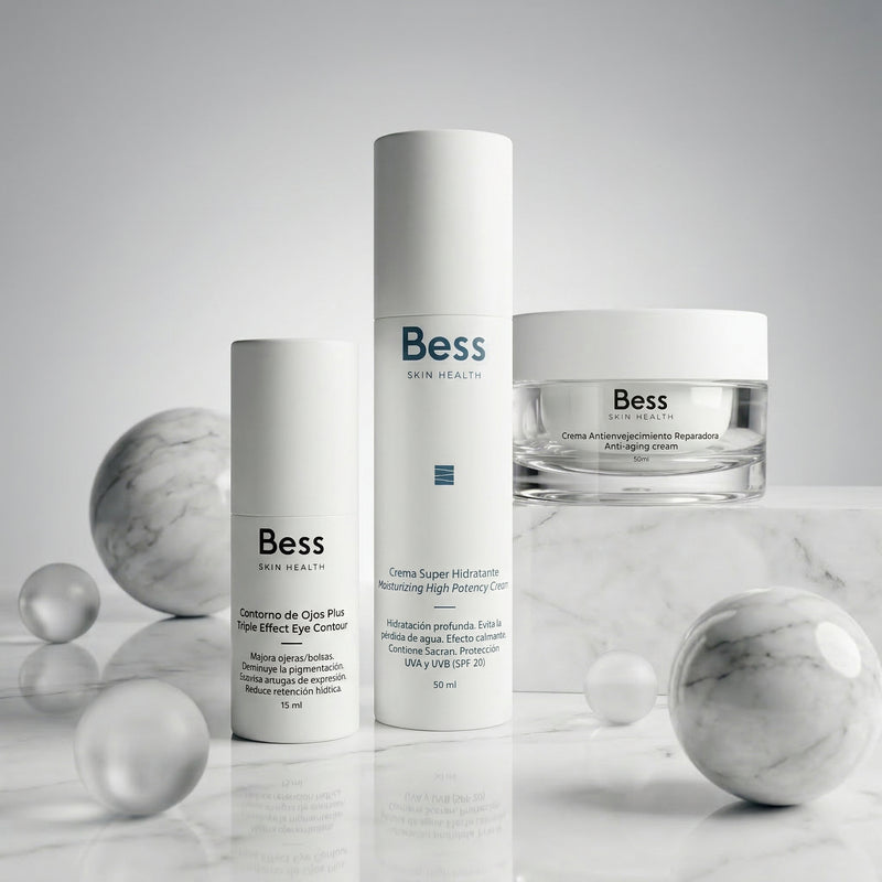 Transforma tu piel con nuestro protocolo renovador de 3 pasos a base de retinol, diseñado para alisar, iluminar y rejuvenecer visiblemente.