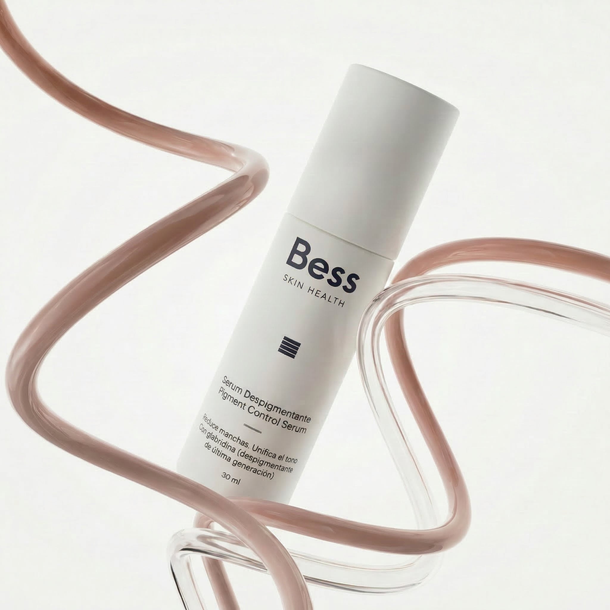 Serum despigmentante que reduce manchas y unifica el tono. Contiene ingredientes despigmentantes de última generación como la glabridina, aloesina y arbutina. 