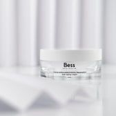 Crema de noche de Efecto Antiaging Global, con principios activos de máxima eficacia demostrada para combatir los signos de envejecimiento de las pieles más maduras.