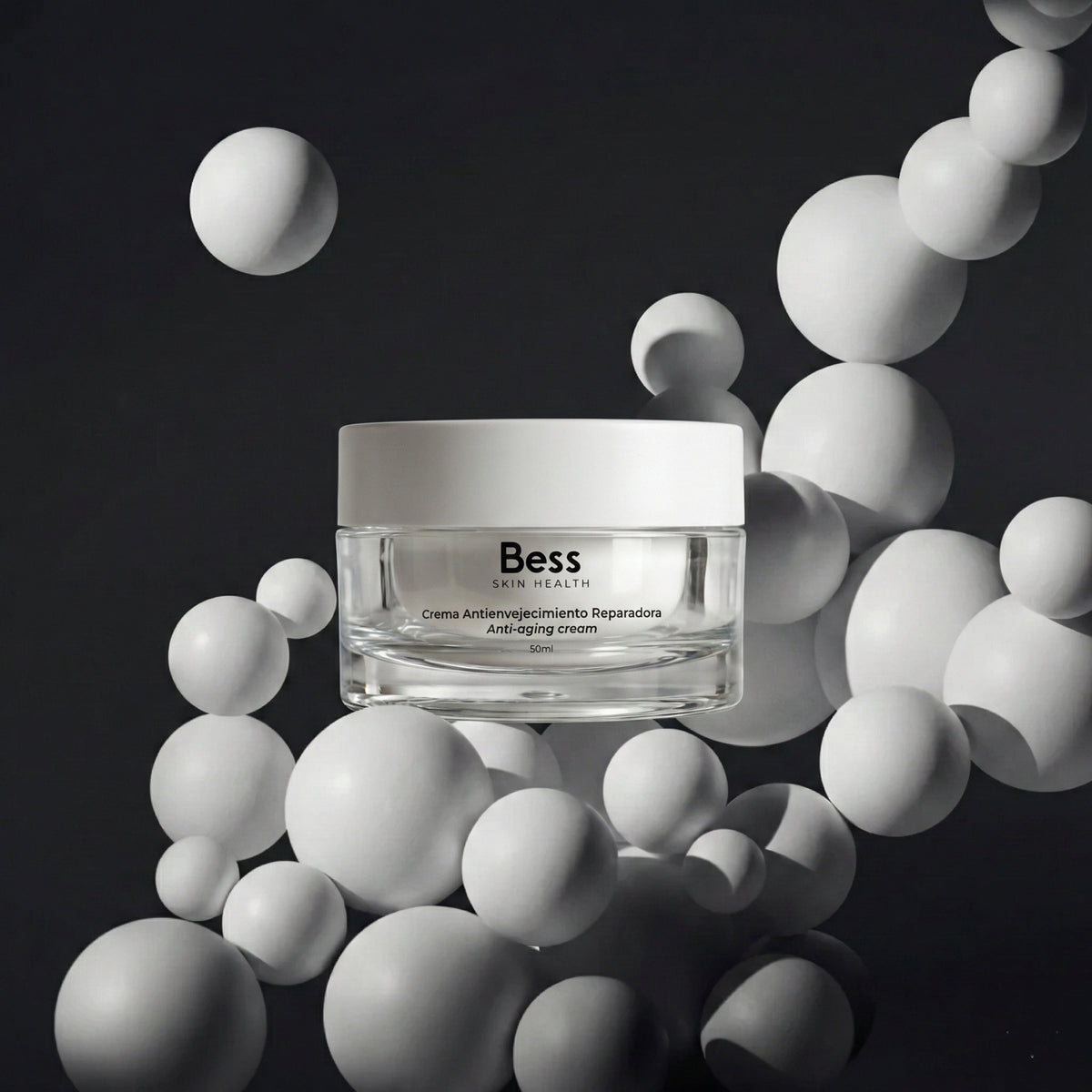 Crema de noche de Efecto Antiaging Global, con principios activos de máxima eficacia demostrada para combatir los signos de envejecimiento de las pieles más maduras.