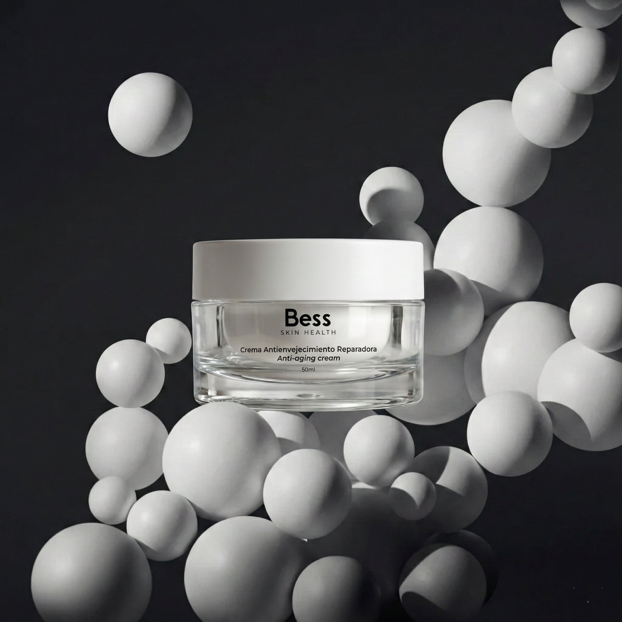 Crema de noche de Efecto Antiaging Global, con principios activos de máxima eficacia demostrada para combatir los signos de envejecimiento de las pieles más maduras.