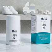 Crema superhidratante protectora para niños. Contiene ingredientes emolientes, humectantes y protectores para mantener la hidratación de la piel de los más pequeños. Protege frente  al sol al tener filtros minerales (no químicos). Muy adecuada para pieles sensibles o que sufren algún proceso inflamatorio cono una dermatitis
