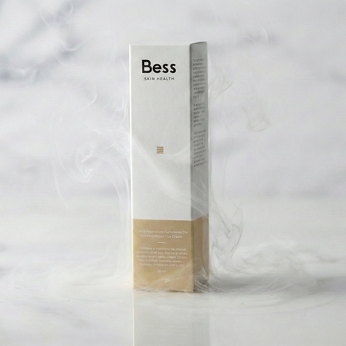 Crema de día que contribuye a neutralizar los efectos cutáneos del tabaco y la contaminación en la piel. Repara e hidrata. Ayuda a revertir daños solares. Unifica tono y textura. Protección UVA y UVB