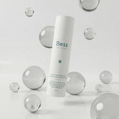 Crema superhidratante de dia que aporta una hidratación profunda en la piel, evitando la pérdida de agua. Efecto humectante, emoliente y oclusivo. Tiene protección UVB y UVA. Mantiene la salud de la piel evitando la aparición de arrugas y manchas. Contiene Sacran