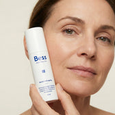 Serum anti-aging que contribuye de forma efectiva a reducir las arrugas. Estimula la producción de colágeno y elastina. Contiene retinol puro encapsulado que evita la irritación